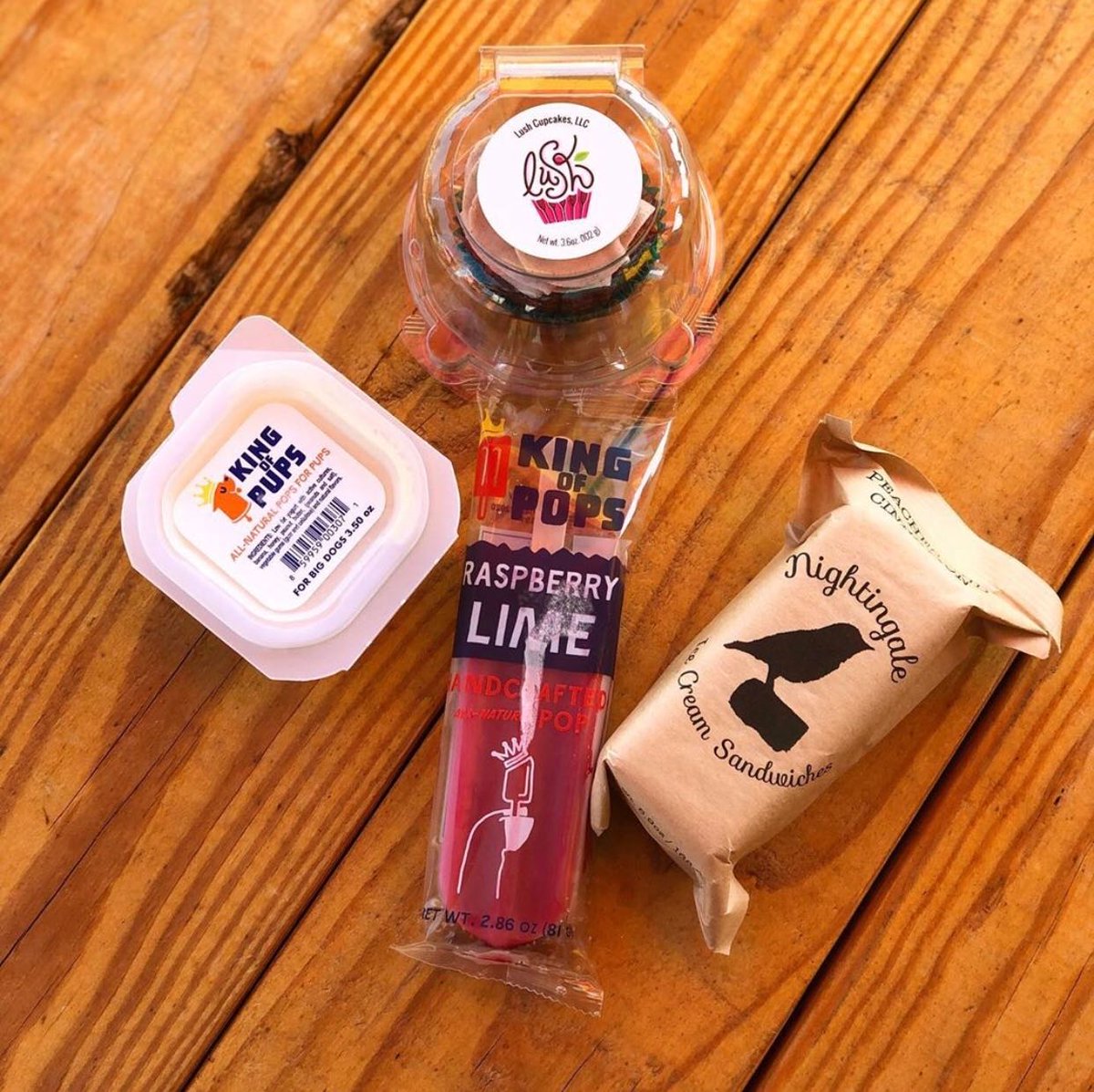 If you need a Sunday treat we have some pretty tasty options for you at our Pop Patio! #richmondva #kingofpopsrva

📸 Lush Cupcakes