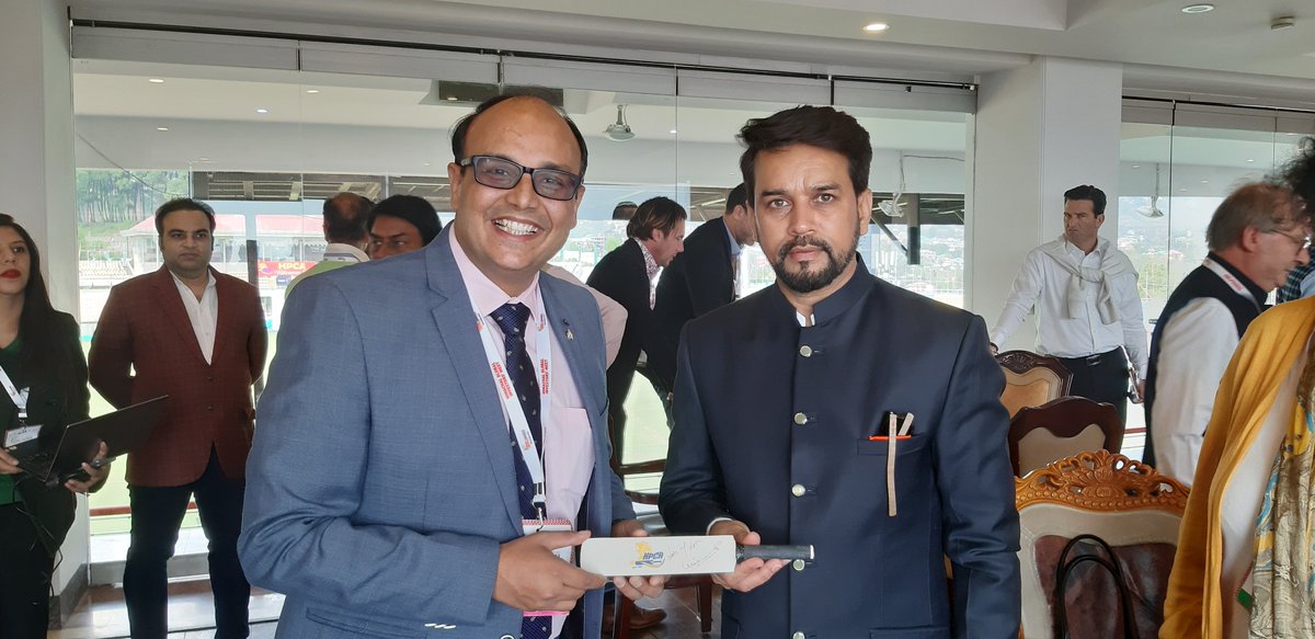 vschaturvedi's tweet photo. Had great interaction with Minister of Finance (State), Shri @ianuragthakur @Anurag_Office on opportunities between #NLIndia #NLHP. Was delighted to receive signed cricket bat from the Minister @NLinIndia @IndinNederlands @himachalcricket #Valuecent #Assocham #ICAI https://t.co/BXDBafbd3o