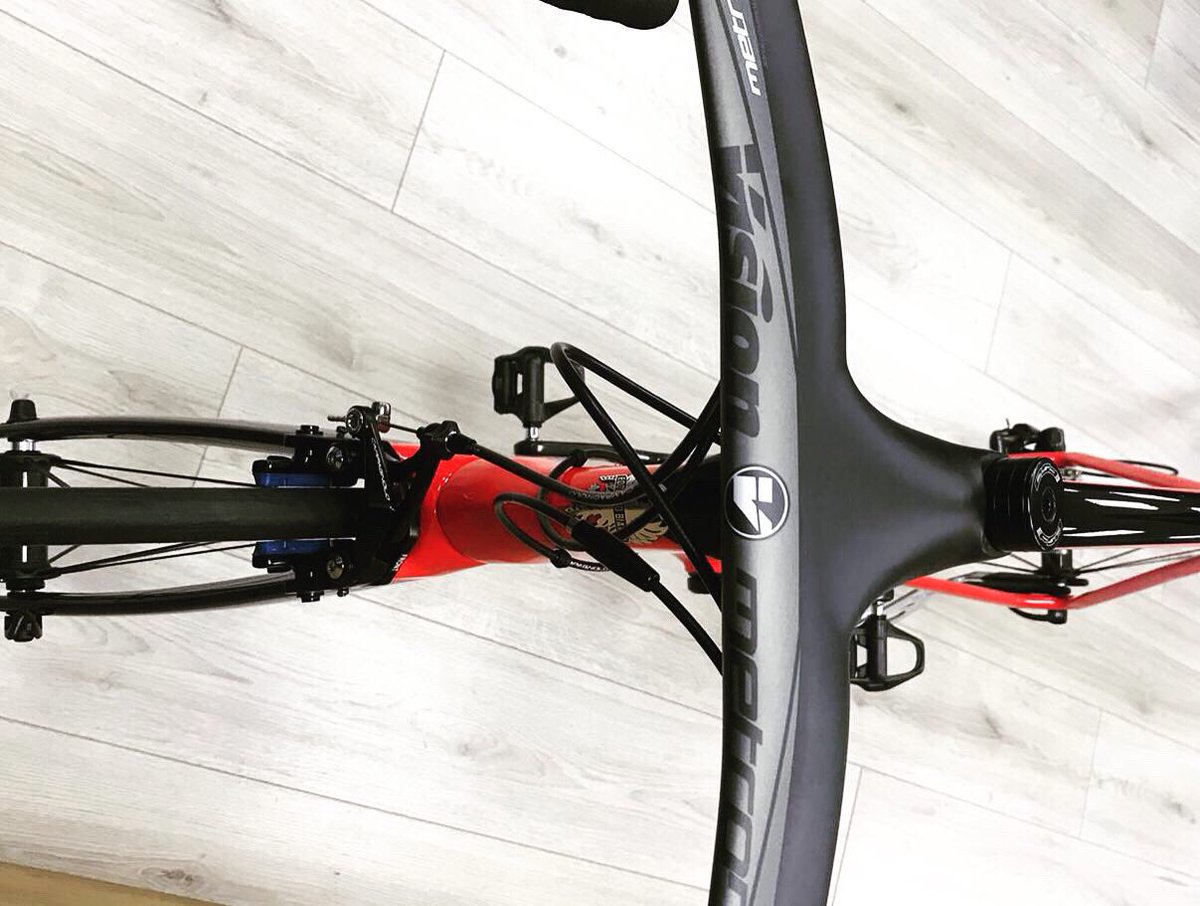 racescene_uk's tweet photo. Itโs a real pleasure to build quality bikes at #Racescene! This @BianchiOfficial XR4 โTavolozzaโ has been built with a Campag Super Record 12 speed group, Campag Shamal Mille wheelset and Vision Metron 1 piece carbon bars ๐๐ป๐ฎ๐น๐ด๐ปโโ๏ธ @BianchiUK #bianchi #cycling #barnsley https://t.co/t8GRAx3yGC