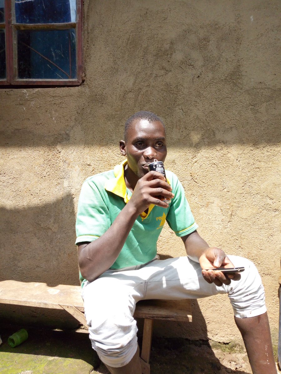 paulwebs1's tweet photo. I have successfully taken @RockBoom_UG Can to Bududa district. And the first person to taste it is our shamba boy (Isaac). This could be the very first #BoomCan in the whole of Eastern Uganda.

So @RihamUG, I need special appreciation 😋 https://t.co/YQpB9qUXRG