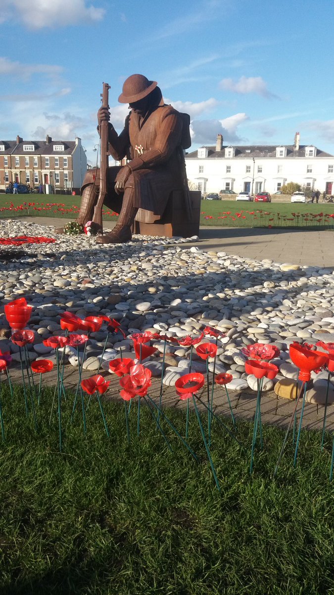 A Beautiful🌞Rememberance Day! ❤@BRC_ERNorthEast  @MRickwoodBRC <a href="/RosieFewings/">Rosie Fewings</a> <a href="/BarbaraWebb21/">BarbaraWebb</a>  <a href="/MaximoNewton/">Max Newton (he/him)</a>  <a href="/emily_aberdeen/">Emily Aberdeen</a> @anna_ellis750