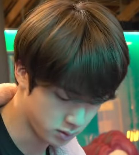 kz97kj04's tweet photo. #JIN #tinyjin https://t.co/o0paEJOBQ6