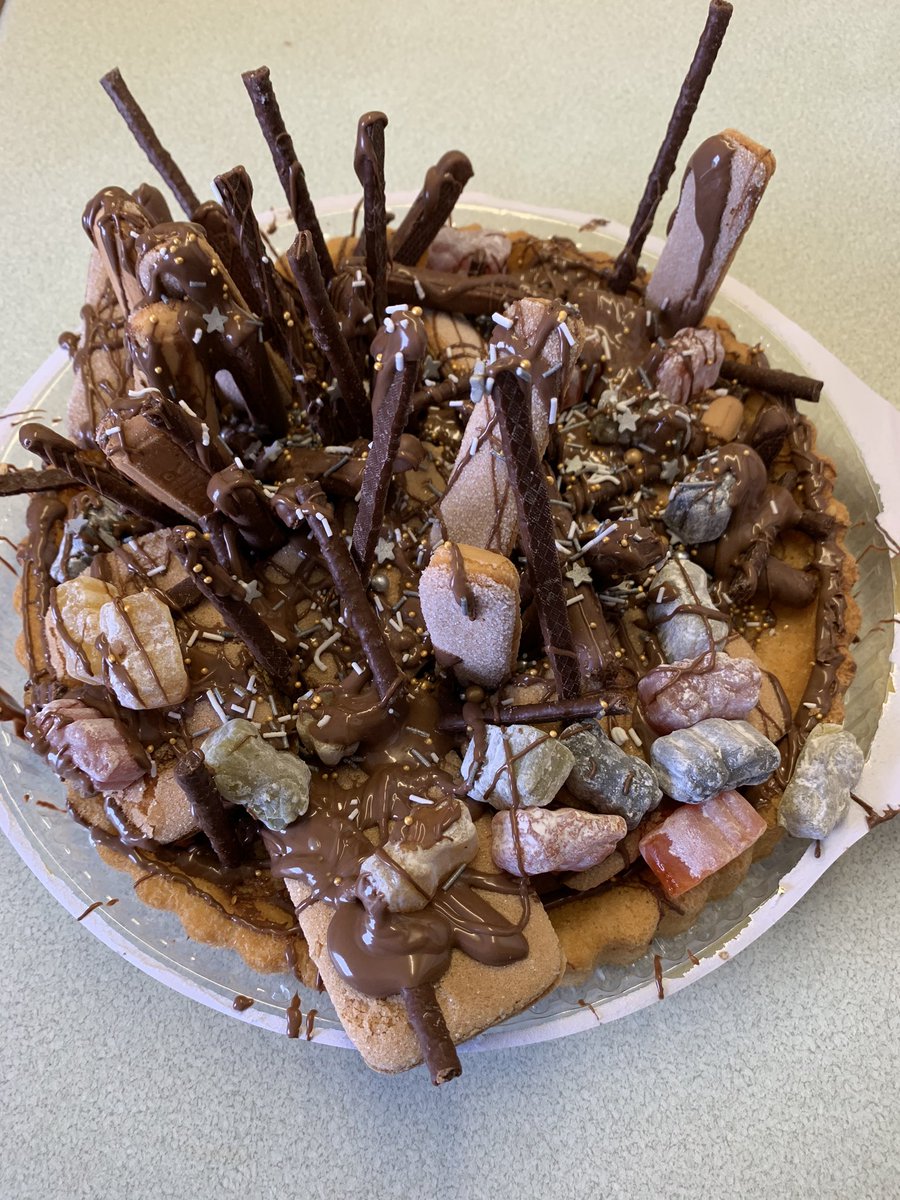 KiddiwinksELCC's tweet photo. Bonfire cake #childled #onlyingredientsprovidedbyadult https://t.co/fE7C3zMTvP