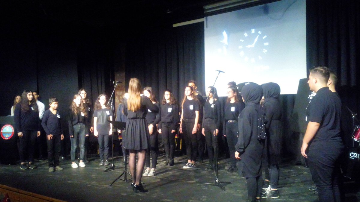 "10 Kasım Atatürk'ü Anma Günü" kapsamında Silivri Anadolu Lisesi'nin hazırlamış olduğu program; Silivri Kaymakamı Ali PARTAL,Silivri Belediye Başkanı Volkan YILMAZ ve değerli protokol üyelerinin katılımıyla yapıldı.
@Istanbul_ILMEM <a href="/Ali_Partal/">Ali Partal</a> <a href="/BBvolkanyilmaz/">Volkan Yılmaz</a> @Silivri_AhmetAY