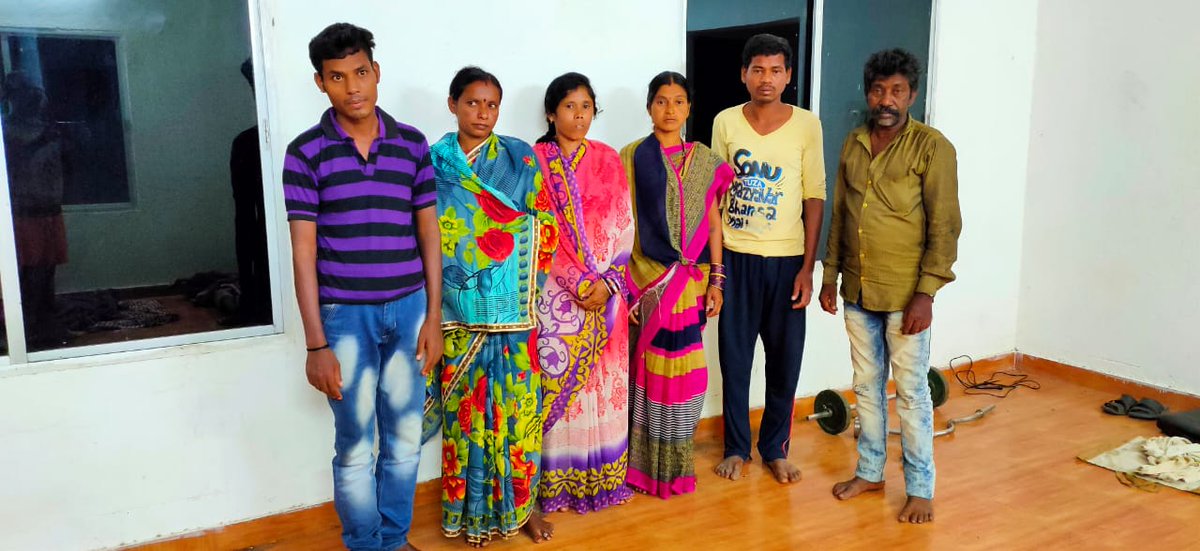 spbalangir's tweet photo. Turekela PS rescued 6 migrant labourers and registered a case. Investigation of the case is in progress.
@DIGPNRSAMBALPUR @odisha_police @BijayKumarShar7 @DGPOdisha #BalangirPolice https://t.co/nlMydwPgwU