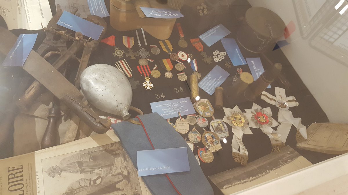 Salle Bouzemont, le poilu vous accueille pour l'exposition Première Guerre Mondiale.