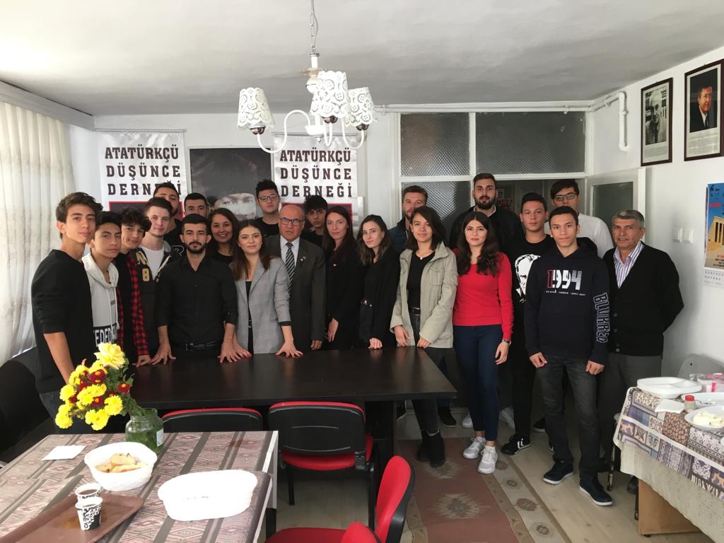 Gazi Mustafa Kemal Atatürk'ü Saygı ile anıyoruz.