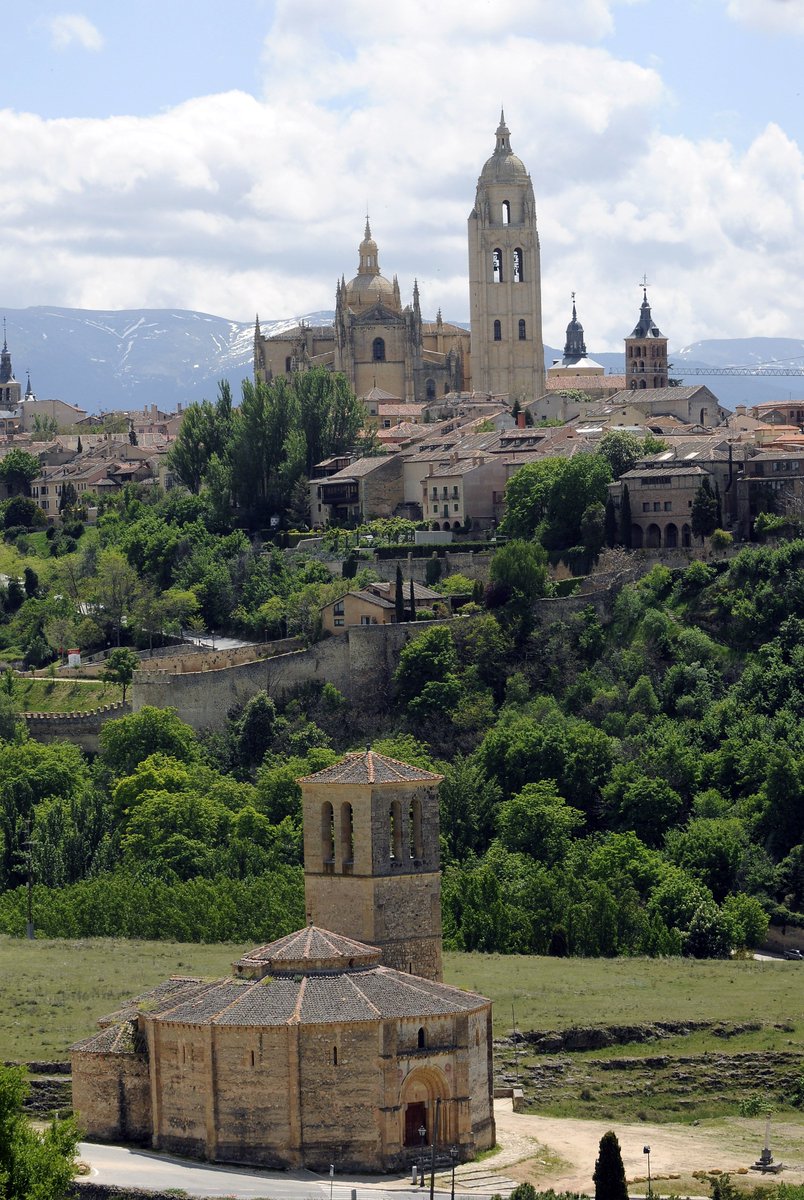 TurismoSegovia's tweet photo. la Iglesia de la Vera Cruz, fue fundada por los Caballeros de la Orden del Santo Sepulcro en 1208, aunque la tradición popular la atribuye a los Templarios.
Tras un descanso, ha abierto de nuevo: martes 16-18h, de miércoles a domingo 10:30-13:30h y 16-18h.
https://t.co/fTiOqp7QFt https://t.co/5hLJwlGVF1