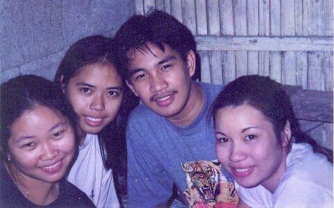 CesarApolinario's tweet photo. #Throwback lang ng circa '95 UST GROWLING TIGERS shirt. CHAMPION kami niyan! #GoUSTe! https://t.co/Nyk3ZA5a5j