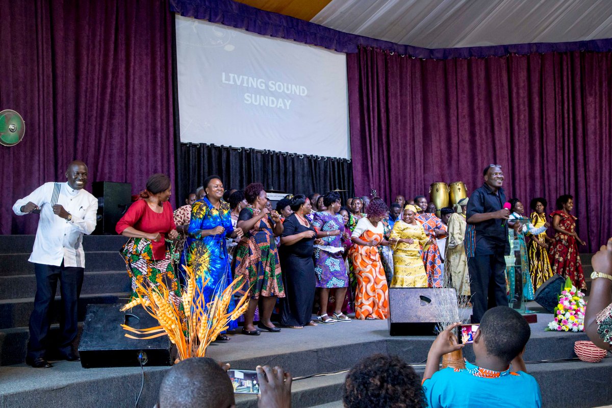 Rolec_Makerere's tweet photo. OLD IS GOLD ✨💥
It's a Living Sound situation here in the presence of God!
#Rolecfamily #ROLECat40 https://t.co/8ybw2p6Mkd