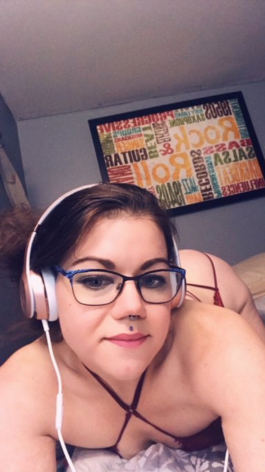 What are you listening to right now? Share your favourite songs with me! https://t.co/cG9WVqqBeU<a href="/tag/manyvids"class="tags"><span>#manyvids</span></a><a href="/tag/chaturbate"class="tags"><span>#chaturbate</span></a><a href="/tag/onlyfans"class="tags"><span>#onlyfans</span></a><a href="/tag/fancentro"class="tags"><span>#fancentro</span></a>