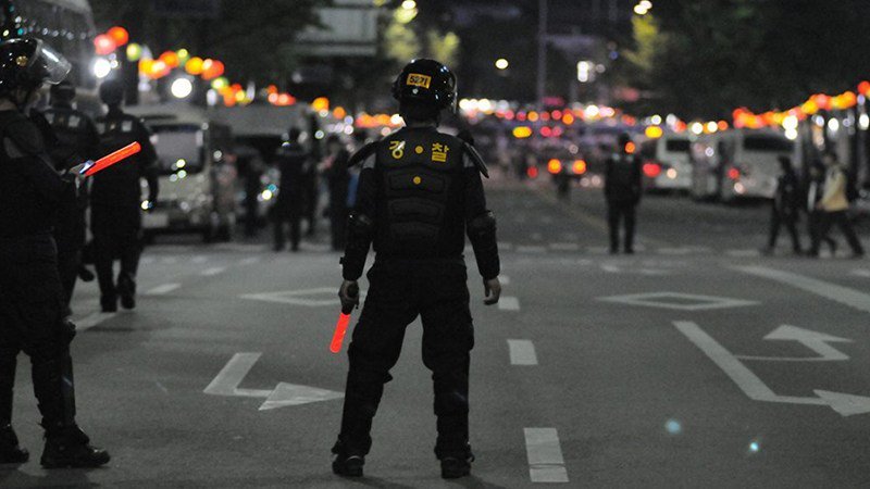 Man Arrested With Two Guns welcomestyle.ru/councils-tight…