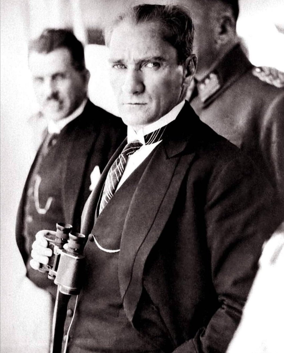 #MustafaKemalAtatürk bir fikirdir. Hem de hiçbir zaman eskimeyecek, paslanmayacak, unutulmayacak ve ölmeyecek fikirdir.
#10Kasim
#yolumuzsensin