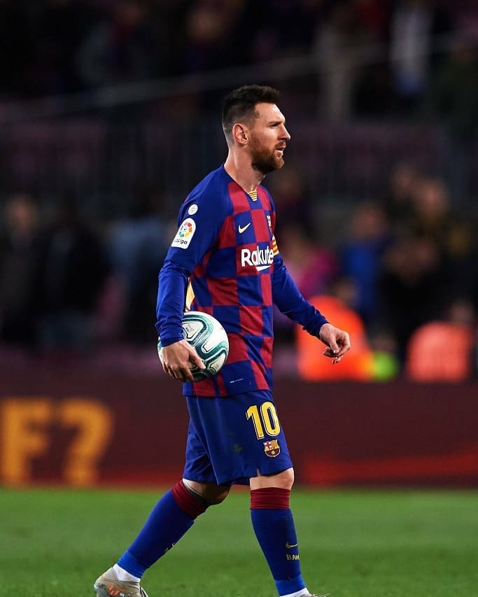 SC_ESPN's tweet photo. Hat-trick ante el Celta en la #LaLigaxESPN y pelota a casa para Lionel Messi. ¡Dale RT si crees que es el mejor futbolista de la historia! https://t.co/kQKj2cN1jT