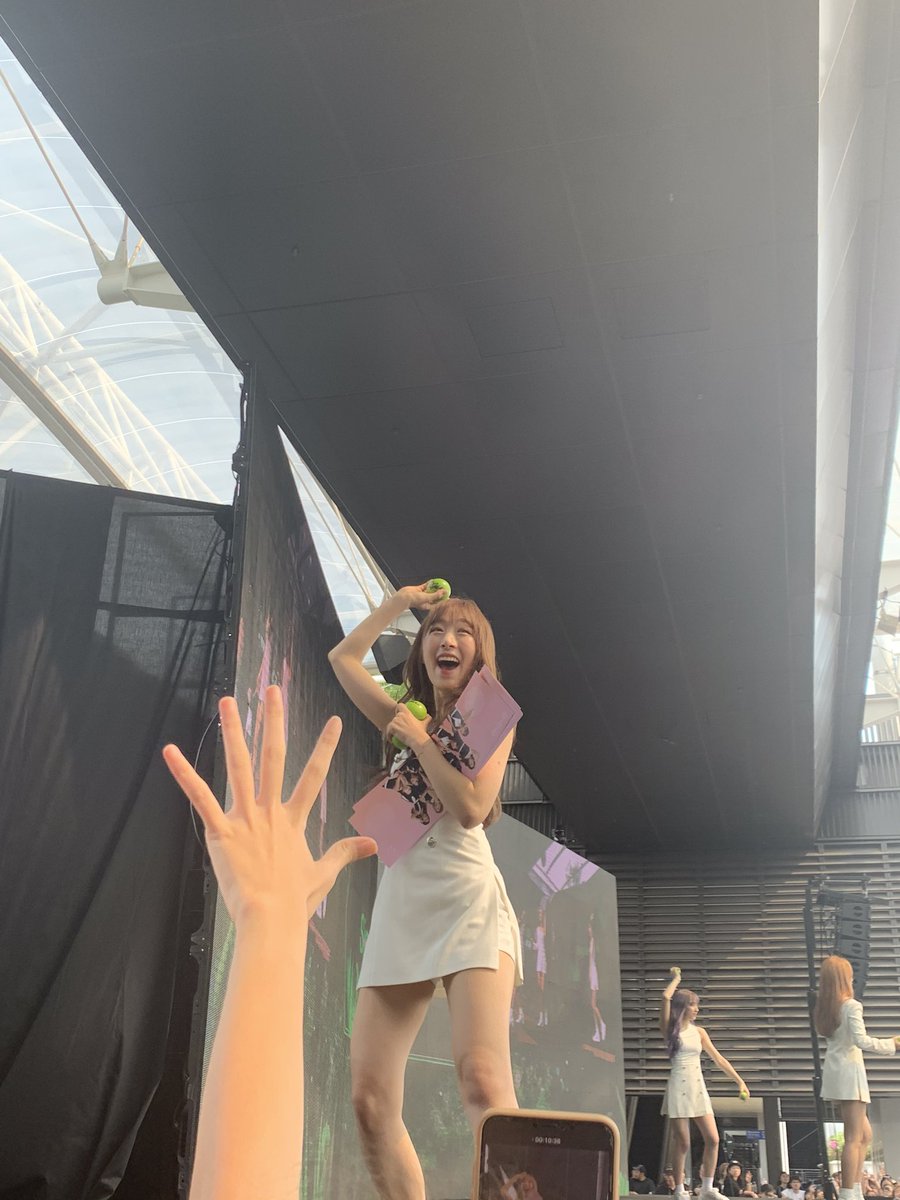 sgWJSN's tweet photo. more photos of soobin taking our banner 🥰 https://t.co/VKlw8JvsUR