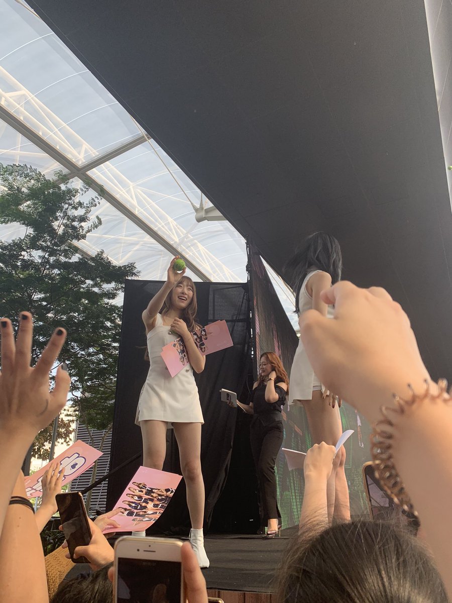 sgWJSN's tweet photo. more photos of soobin taking our banner 🥰 https://t.co/VKlw8JvsUR