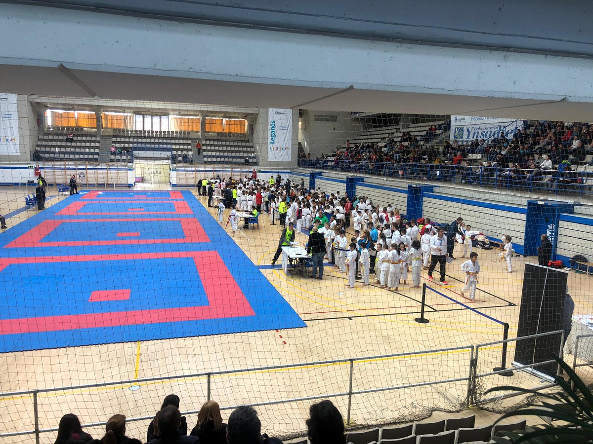 AytoLeganes's tweet photo. 🙌 ¡PRECIOSA INICIATIVA!
🥋 Hoy el Pabellón Europa acoge el Trofeo Solidario #KarateInChad
✅Durante la mañana se celebran competiciones infantil, benjamín, juvenil, cadete y júnior https://t.co/FxFLnGyrwH