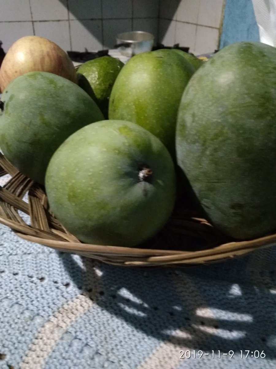 NinaPaudi's tweet photo. Alhamdulillah dapat kiriman buah dari tetangga yg lgi.panen
Bahagia itu gak hrus mewah https://t.co/uFe4Yykjp0