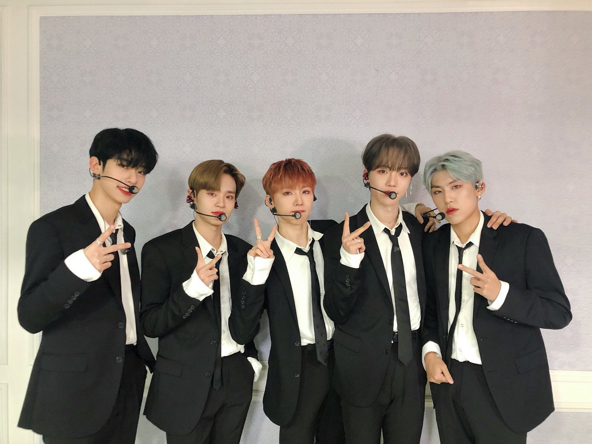 AB6IX's tweet photo. AB6IX 콘서트 내일 아닌가요⁉️ 이렇게 시간이 순삭이라고요😭⁉️ 다음에 만날 때까지 행복했던 이틀의 추억을 간직할게요😊 영원한 AB6IX의 자부심인 ABNEW✨

#AB6IX #6IXENSE #에이비식스 #임영민 #전웅 #김동현 #박우진 #이대휘 #브랜뉴뮤직 #BRANDNEWMUSIC https://t.co/T3ilYvFFl5