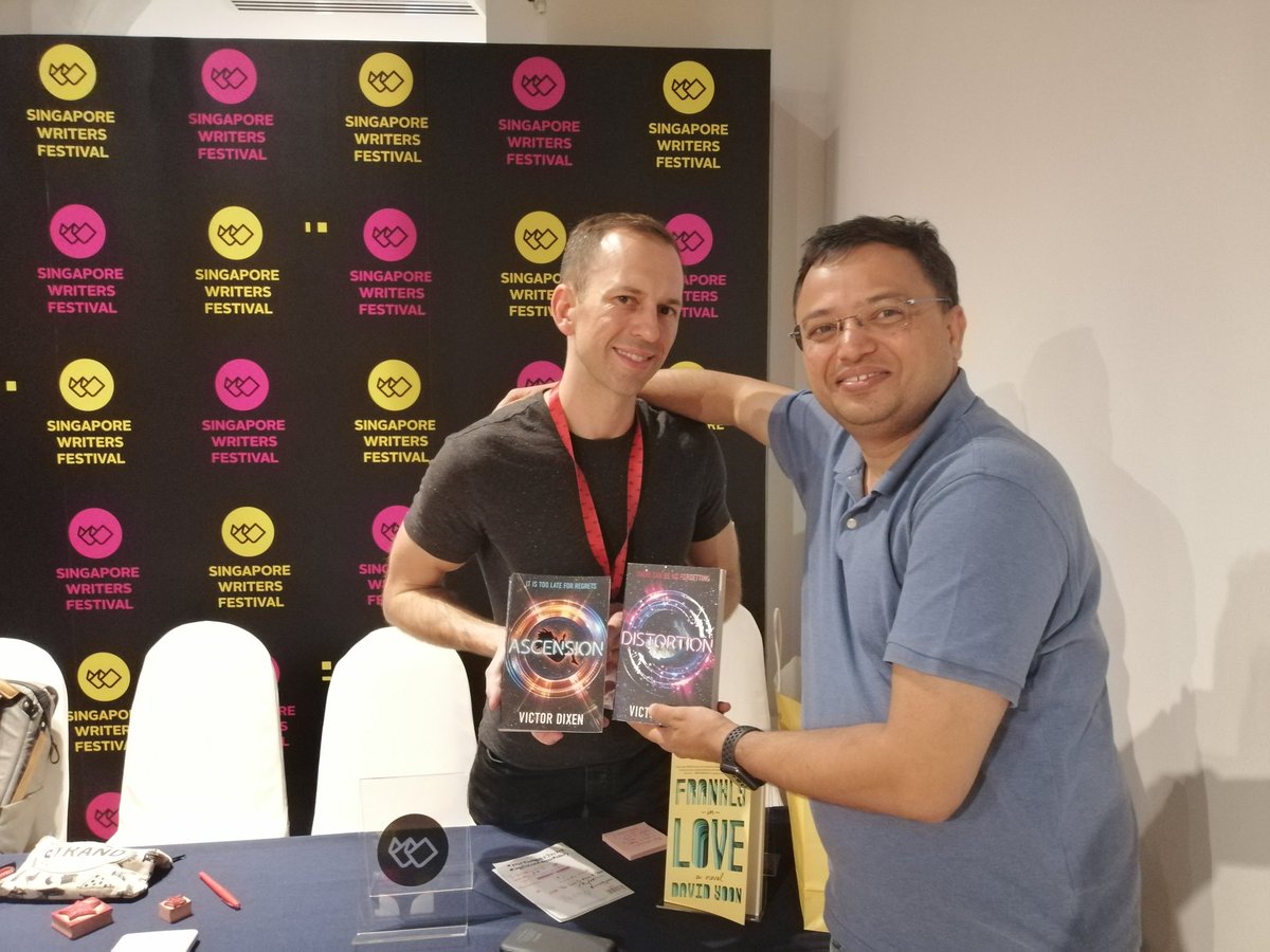 humblemumble2k's tweet photo. #CopyThat #YourtwitterJockey observes #DoImportantThingsBeforeTheyBecomeUrgenr @sgwritersfest rocks @NicolaYoon
#TheSunIsAlsoAStar #EveryThingEverthing @NevilleGaunt @KenHickson
Great to meet u at @VictorDixen great to meet you https://t.co/EbWAcmnBRY