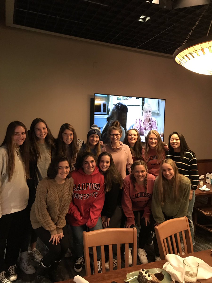 CircleCityLax's tweet photo. Team dinners are the best types of dinners! Thanks to @PhillipsSeafood for a great meal after day 👆of #MidAtlanticShowcase in Baltimore! #PlayWithTheBest #PlayCircleCityLax https://t.co/1wZ5H4oAbU