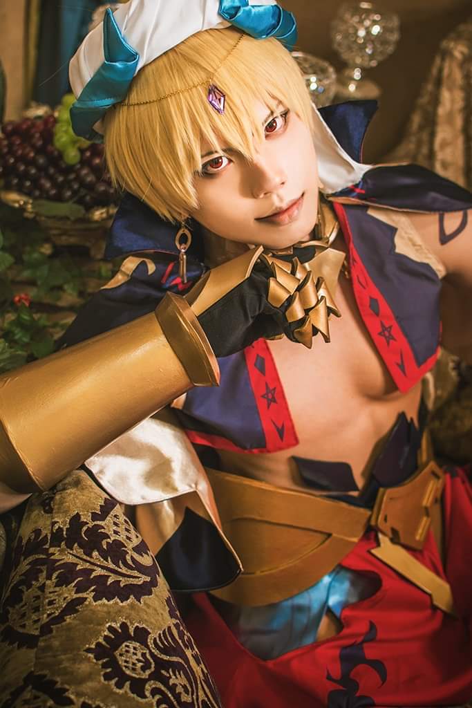 Kurumi Red核桃緋su Twitter Fgo第六話的牛若丸太可愛了 Cn 點心攝影 後期核桃緋服裝 盔甲核桃緋 Fgo 賢王 吉爾伽美什