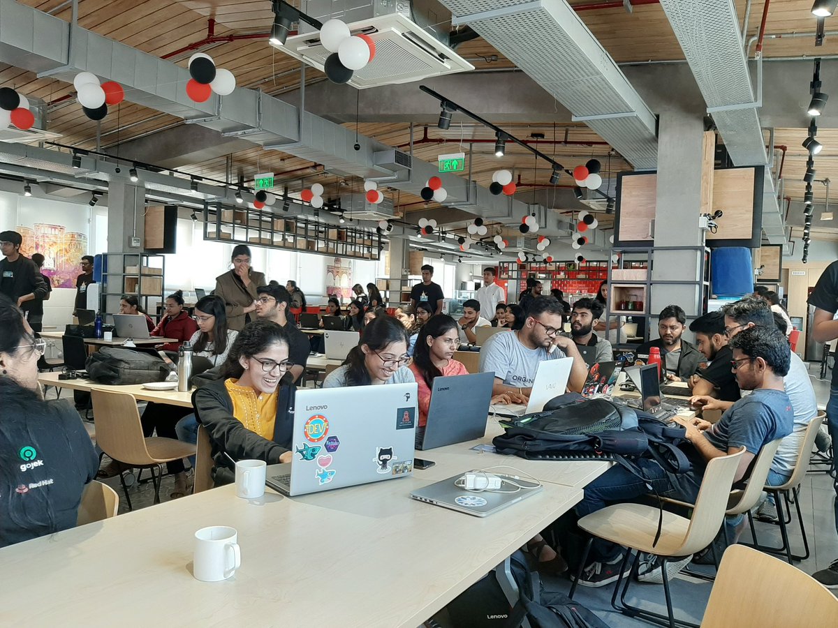 GirlsGolang's tweet image. Attendees super excited!
#golanggirls #golangturns10