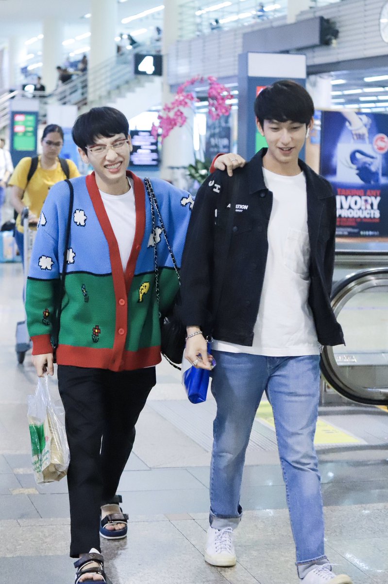 offgunoffgun's tweet photo. แม่ลูกนะฮัฟ
#กันอรรถพันธ์น่ารักกว่าที่คิด #กันอรรถพันธ์ #กันอรรถพันธ์ร้ายกว่าที่คิด #ออฟกัน #ชิม่อนไงจะใครหล่ะ #ไอแหลม https://t.co/mYjDU7ONkn