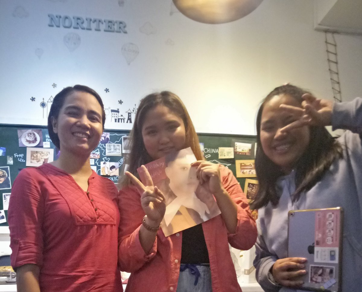 woosanniees's tweet photo. thank you so much @HongjoongPH 

and also to @joomayii for the wonderful fan art of hong joong

*photo taken by me* (that's my eonnie)

#All_Eyes_On_Hongjoon https://t.co/oB8zOs1Pn8