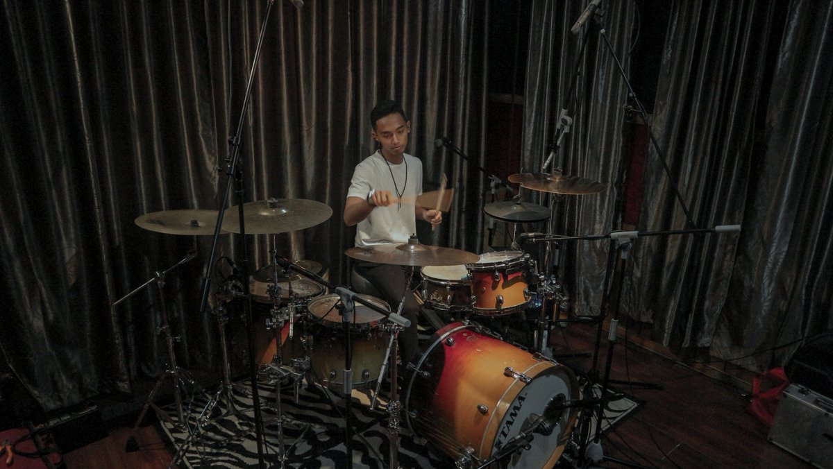 recording session
day 2 (3/11)
__________________
• Drum Take •

#Katroxx #HardRock #HeavyMetal #recordingstudio