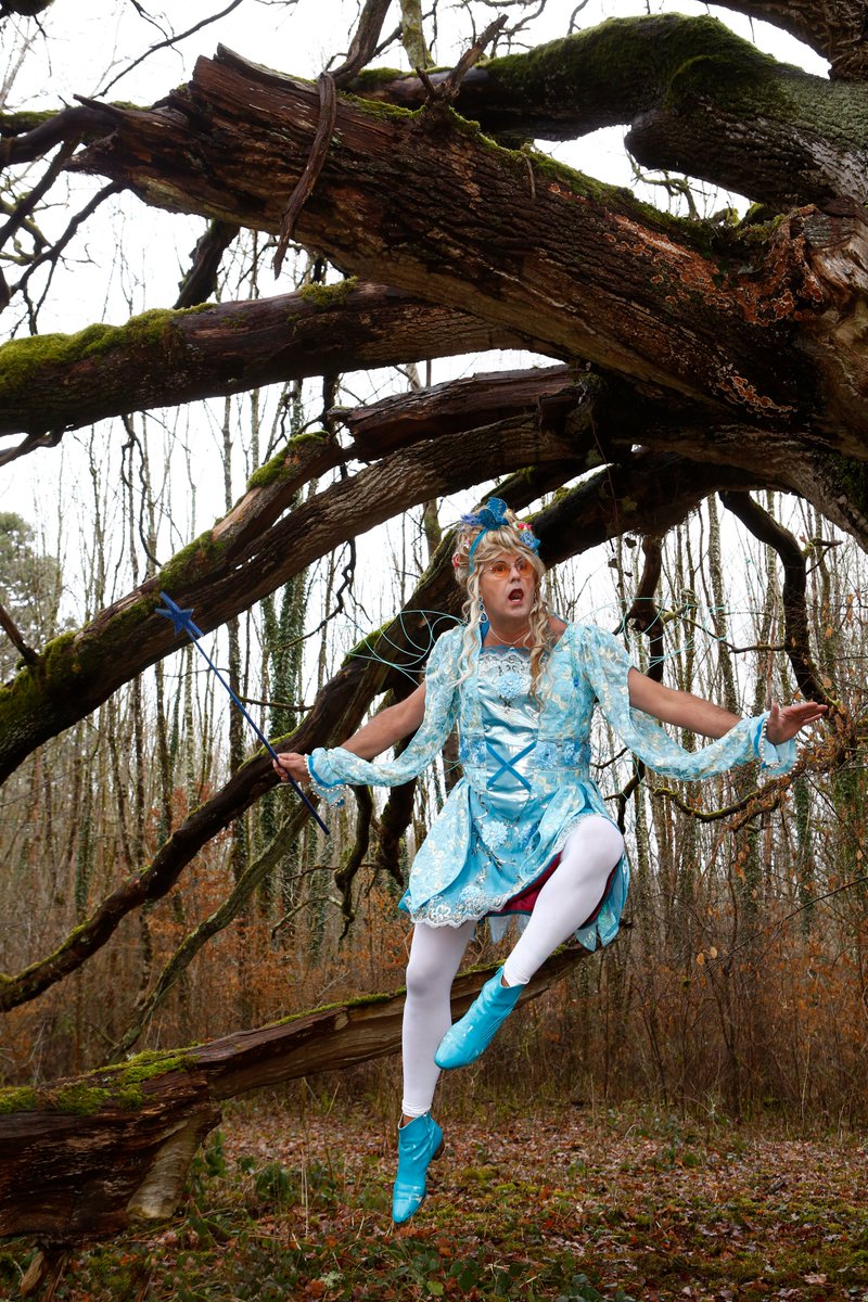 🎭Vous ne savez pas quoi faire aujourd'hui ? On vous recommande d'aller voir "La Fée", une fable néo-punk aussi déjantée que subversive au <a href="/Belleville_TDB/">TheatreDeBelleville</a> ▶️theatredebelleville.com/programmation/…