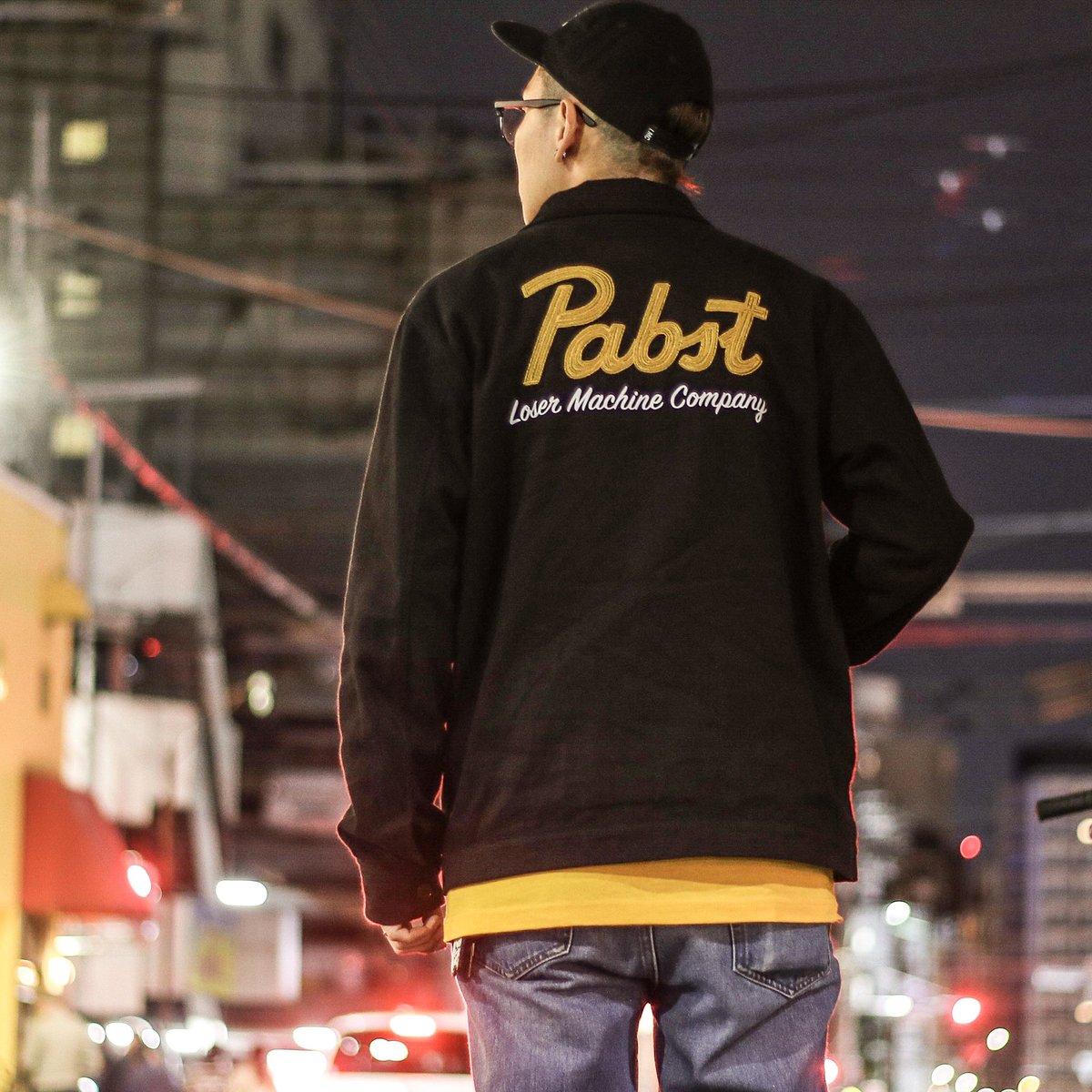 Feelin_osaka's tweet photo. 【LOSER MACHINE】LMC X PBR JACKET (BLACK) Lサイズ
https://t.co/OwNwgNWPak
即完売だった #PabstBlueRibbon とのコラボジャケットが待望の再入荷!
バックのロゴはチェーンステッチ刺繍。
フロント胸元に刺繍、襟にピンズ。
裏地が無いので軽く羽織れます。
男臭く着こなしたい1着。
#losermachine https://t.co/mltOzUhfik
