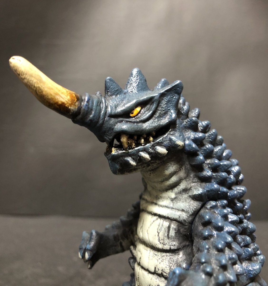 吸血怪獣ギマイラ。ウルトラ怪獣シリーズソフビをリペイントしました