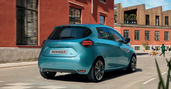 LinaSalvia's tweet photo. Grazie alla rapidità di ricarica di Nuova #Renault #ZOE è impossibile essere in ritardo https://t.co/2GjRv2eoz9 #ad https://t.co/Je1m5kKkTe