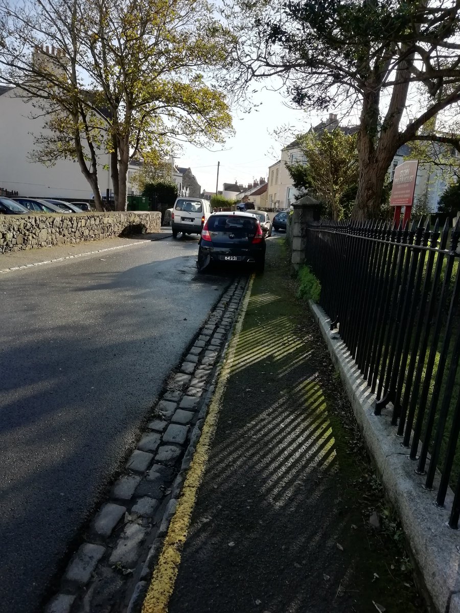 MartynRoussel's tweet photo. Maybe that's why you are forbidden to park there? #looksexpensive https://t.co/NZtBVKXMFu