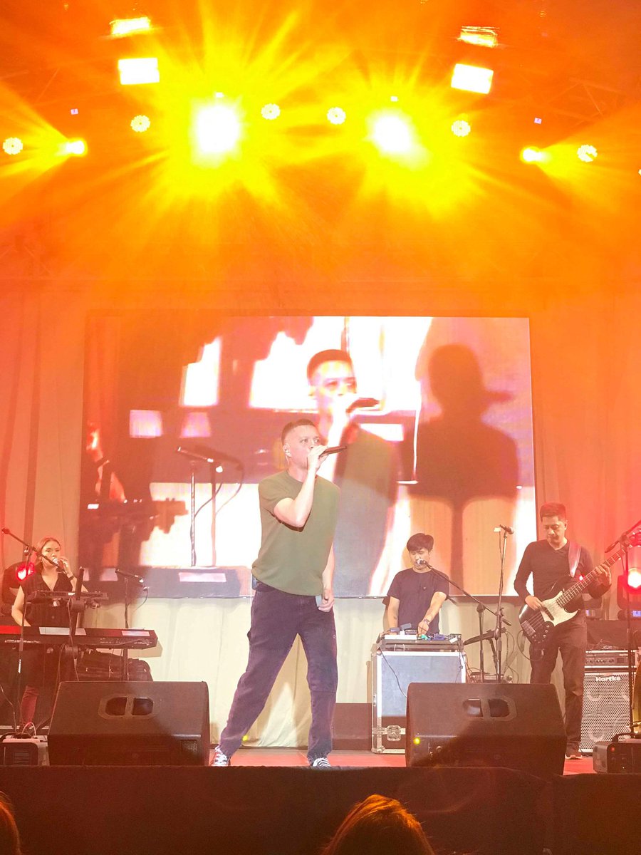 ThePandas_2013's tweet photo. Awaken the Season
Nov 10, 2019 Ayala Mall Solenad Nuvali, Sta. Rosa #BambooLive https://t.co/nED1dG96Jc