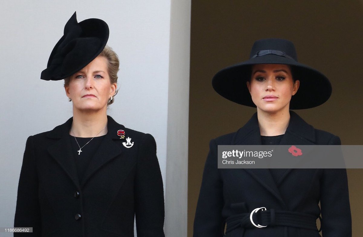 ChrisJack_Getty's tweet photo. The Queen, Duchess of Cambridge, Duchess of Sussex, Duchess of Cornwall and Countess of Wessex on the balcony at Remembrance Sunday at the Cenotaph in London today https://t.co/lOlJerpUy0