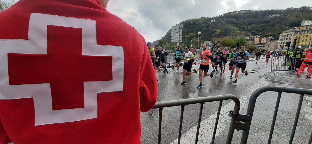 CruzRojaGip's tweet photo. En esta edición, #BehobiaSS 🏃‍♂️ tenemos colaboración de voluntarixs de Cruz Roja #Bizkaia, #Álava, #Navarra, #Burgos, #LaRioja, #CiudadReal, #Madrid #Zaragoza, #Huesca, #León, #Sevilla, #Salamanca, #Valladolid, #Tenerife, #ACoruña, #Tarragona y #Teruel. 👏👏

#PreventivosCruzRoja https://t.co/loo0zOMNM9