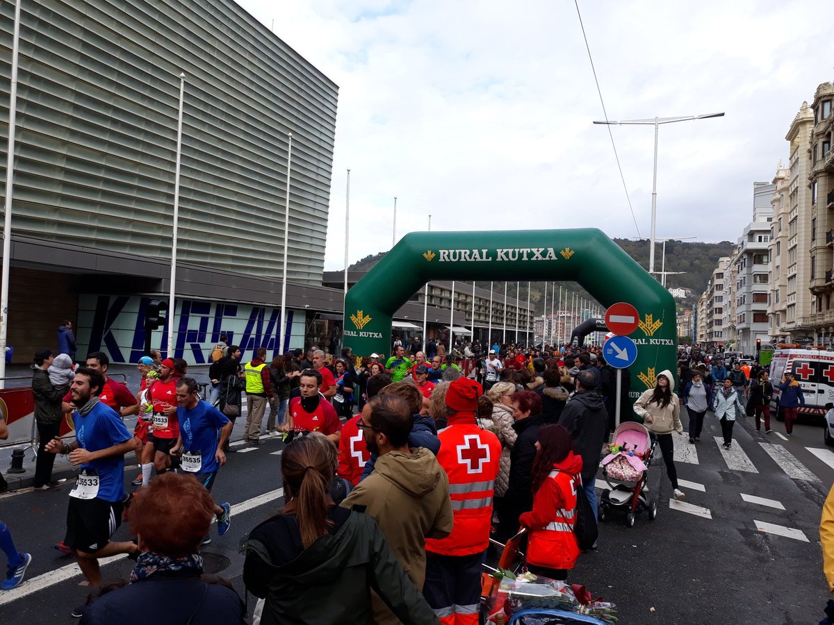 CruzRojaGip's tweet photo. En esta edición, #BehobiaSS 🏃‍♂️ tenemos colaboración de voluntarixs de Cruz Roja #Bizkaia, #Álava, #Navarra, #Burgos, #LaRioja, #CiudadReal, #Madrid #Zaragoza, #Huesca, #León, #Sevilla, #Salamanca, #Valladolid, #Tenerife, #ACoruña, #Tarragona y #Teruel. 👏👏

#PreventivosCruzRoja https://t.co/loo0zOMNM9