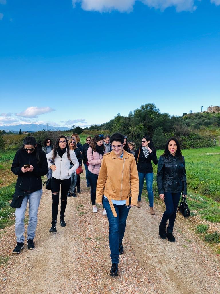 CellerEspelt's tweet photo. Com ens agrada rebre visites per compartir la nostra història i valors! Gràcies #EOI de #Roses 🙌🏽🍷 #enoturisme #vicatalà #cellerespelt @DOEmporda @EmpordaWine https://t.co/ff81iEkb6d