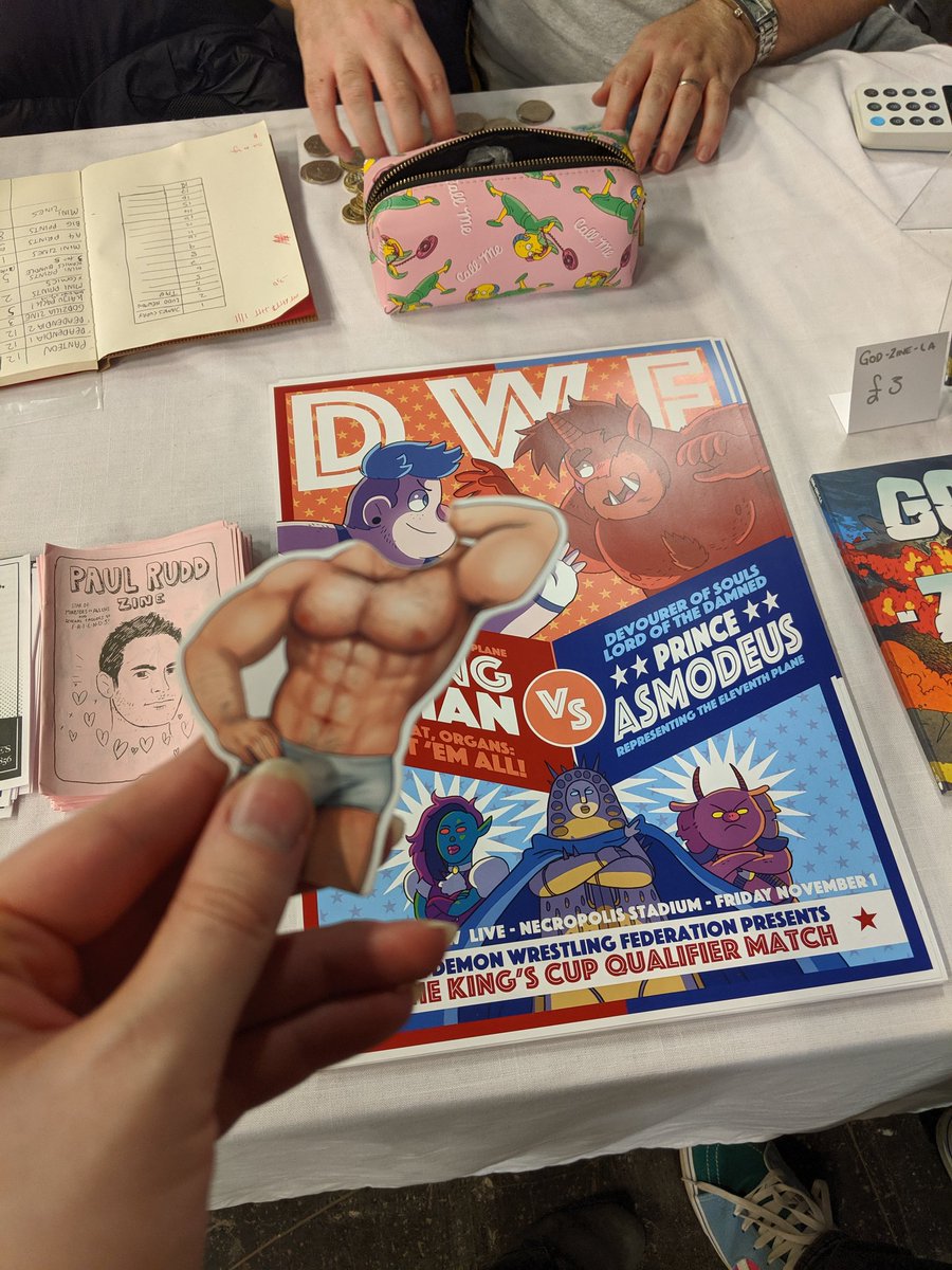 MxHarryBentley's tweet photo. So @hamishsteele seems to have two main interests and I LOVE both of them! #BuffBomb #TBubbs https://t.co/dA533EmQzZ