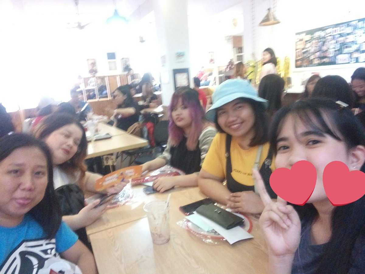 lyned95's tweet photo. First ever ateez cupsleeve! Thanks to @HongjoongPH ^^ The event was a blast and so fun~ Met other atiny's @noona_pacifica @moemoegelcchi @NoisiestNMinion and would love to see them again! Happy Birthday once again to our leader~~ @ATEEZofficial
#ALL_EYES_ON_HONGJOONG https://t.co/ANNEy4ObDp