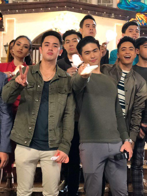 for__keeps's tweet photo. Just some of our well-loved Kapuso stars you can expect to see in our much-awaited 2019 GMA Christmas Station ID! 💗

#LoveShines https://t.co/qsyLawDUaD