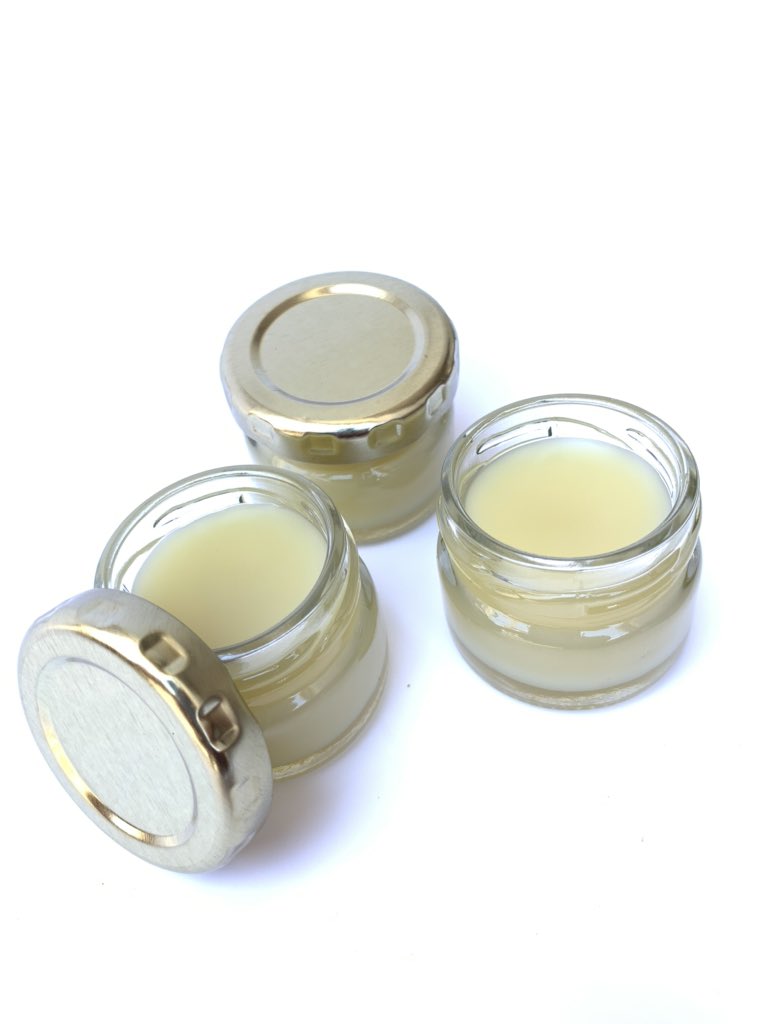 freeontana's tweet photo. Today we spent the day crafting our all natural leather balm. This balm nourishes and waterproofs your goods, absolutely good at keeping your goods in shape for a long while. https://t.co/s7e9SsTyxJ