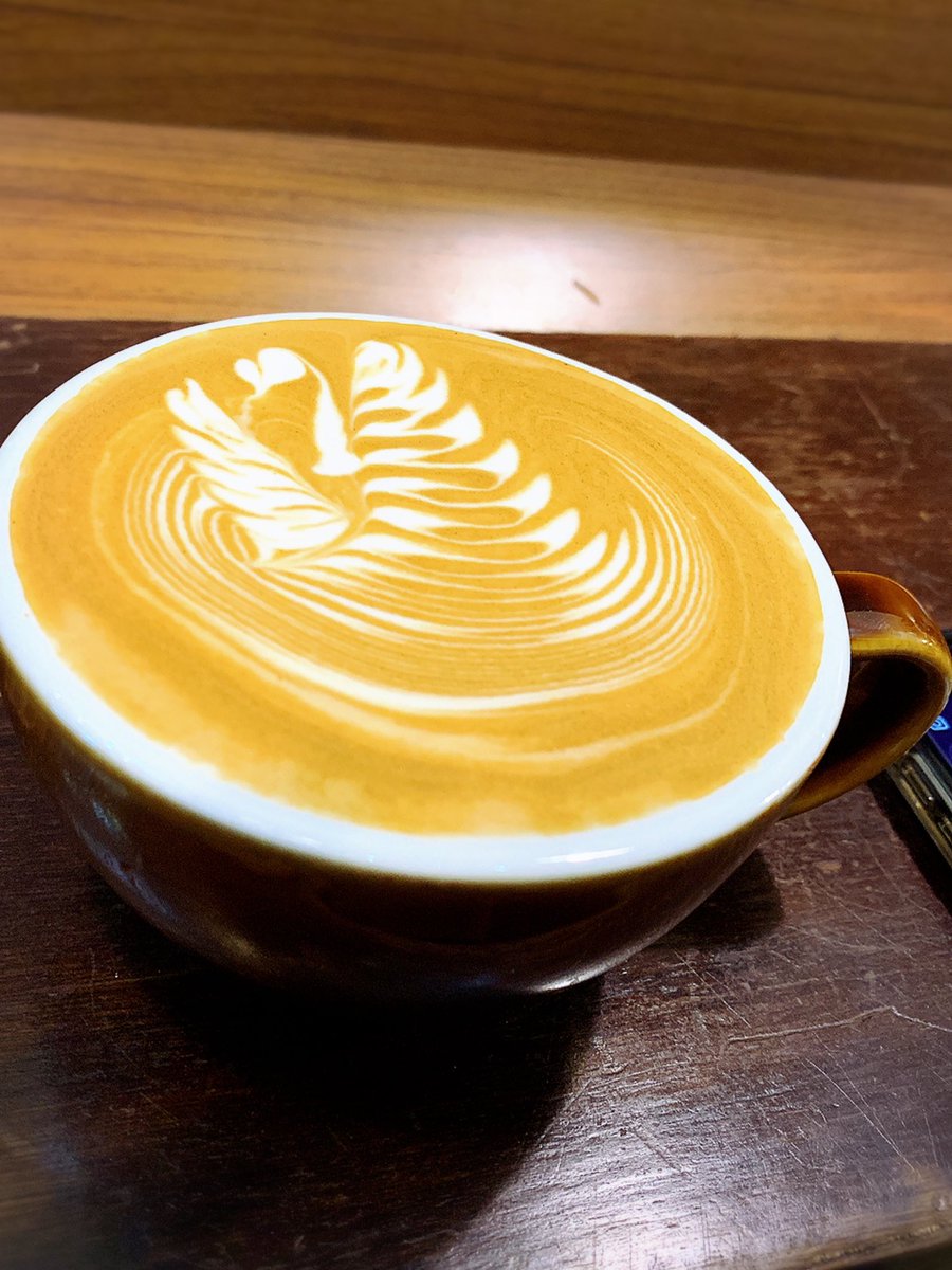 kurichako1's tweet photo. 台湾カフェ巡り☕️
Quel Cafe 克爾咖啡(二號公園店)
中山國中駅から徒歩5分くらい
小さなお店だけれど、腕の良いバリスタさんが真剣にコーヒーを淹れてくれます。
台北の人は本当珈琲好きなんだなって実感。こんなお店が自分の街にも欲しいな。
#台湾カフェ #ラテアート #quelcafe
#克爾咖啡 https://t.co/9kC5txRSle