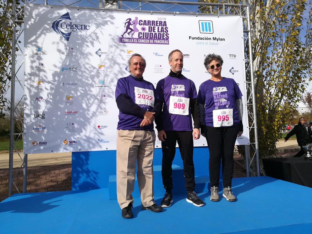 DeMadaria's tweet image. Gracias a Nuria Malats, Bruno Sainz Anding y Mariano Barbacid, grandes investigadores en cáncer de páncreas por venir a la carrera #Run4Pancreas de Madrid! Record local en esta edición con más de 1500 participantes @telemadrid 
@manuelansede @informacion_es  @pdac_aecc @MADRID