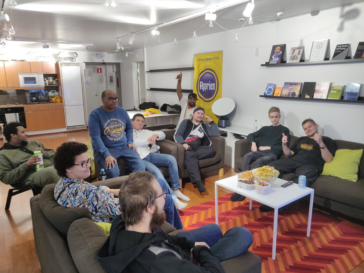 TeamPHZ's tweet image. Our #Worlds2019 Viewing Parties are taking place in both @KajaaniAMK and at the @phzfi office with the help of @MJesport 🔥🔥

Everyone's excited to see who will take home the trophy 😎🏆 We hope it's G2 😉🇪🇺

#esportsfi #EUphoria #astianpalautus