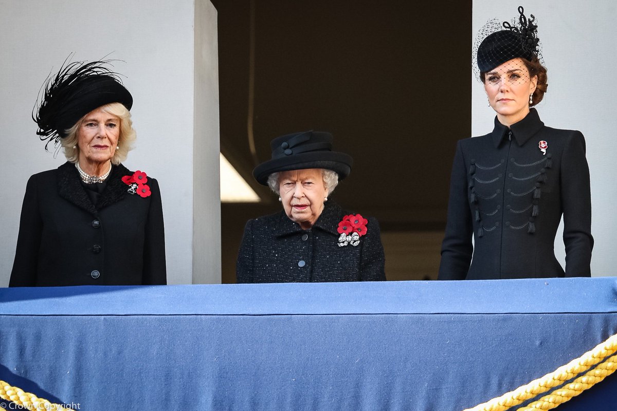 KensingtonRoyal's tweet image. The Queen, The Duchess of Cornwall and The Duchess of Cambridge join the nation in observing a two-minute silence on #RemembranceSunday to remember personnel who have died in world wars and other conflicts.

#WeWillRememberThem