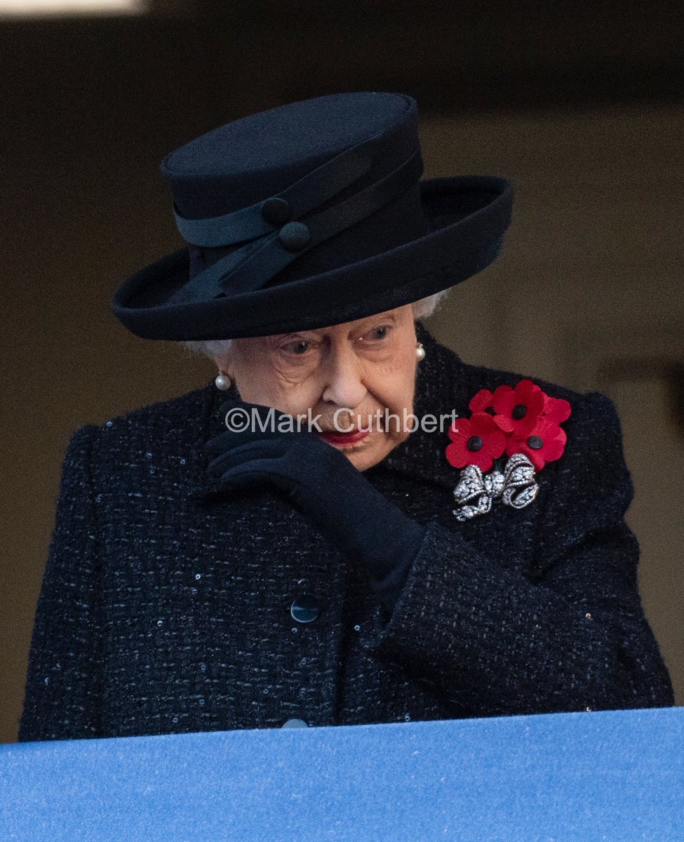 markacuthbert's tweet photo. Queen Elizabeth II attends the annual Remembrance Sunday memorial at The Cenotaph in London. #Royals #Royal #RemembranceSunday #Cenotaph #QueenElizabeth https://t.co/O0pKgCImQM