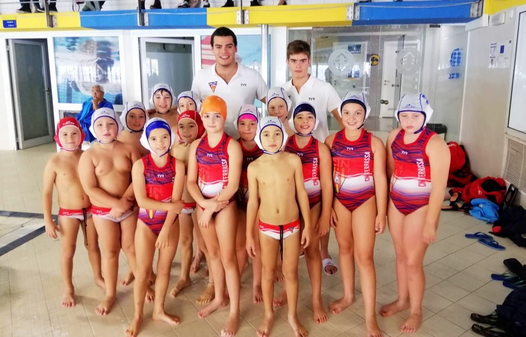 wpterrassa's tweet photo. Primera Jornada del Benjamí C acabada amb dues derrotes davant el @WPMataro i el @CNAB_oficial
#waterpolo
#wpbase
#terrassa
#MareaRoja⚪️🔴 https://t.co/R36llVX6dz
